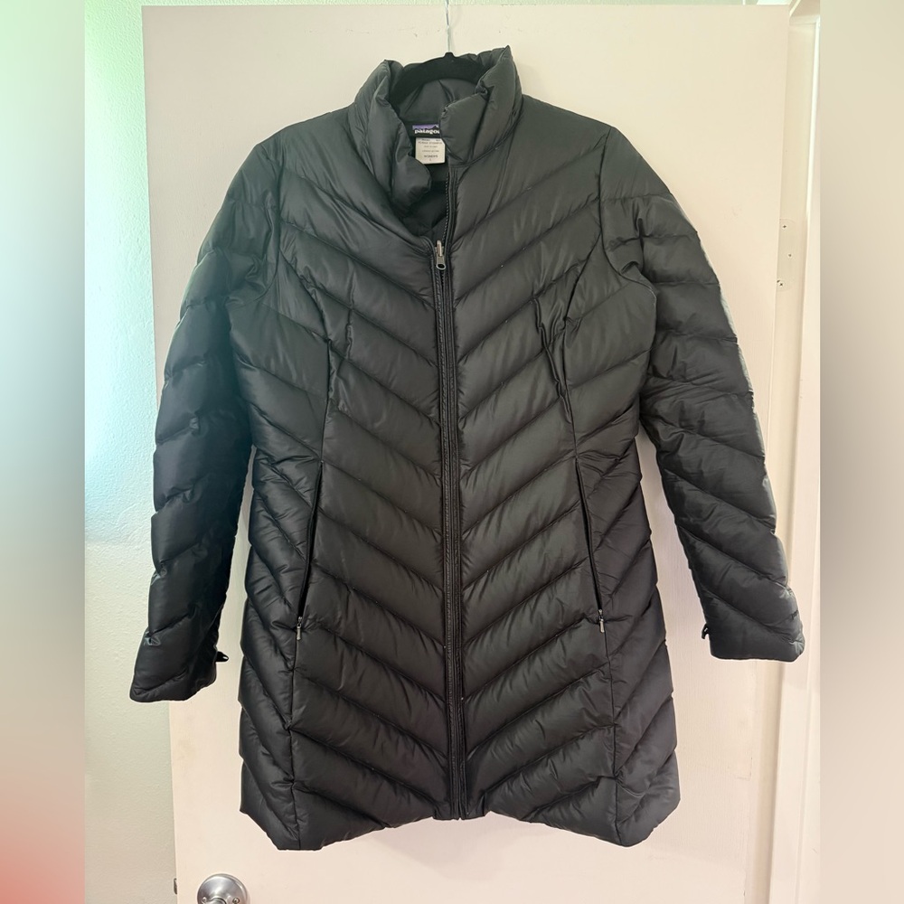 Patagonia Women’s Long Down Black Jacket Large
